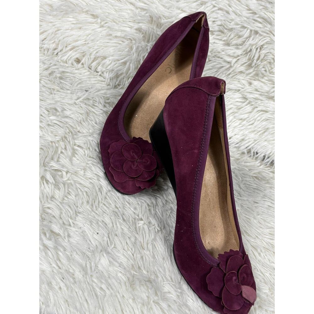 Vionic Burgundy Floral Suede Flats - Picture 2 of 8